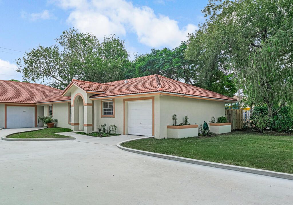Photo of 13730 Sunflower Court #A, Wellington, FL 33414 (MLS # R11148578)