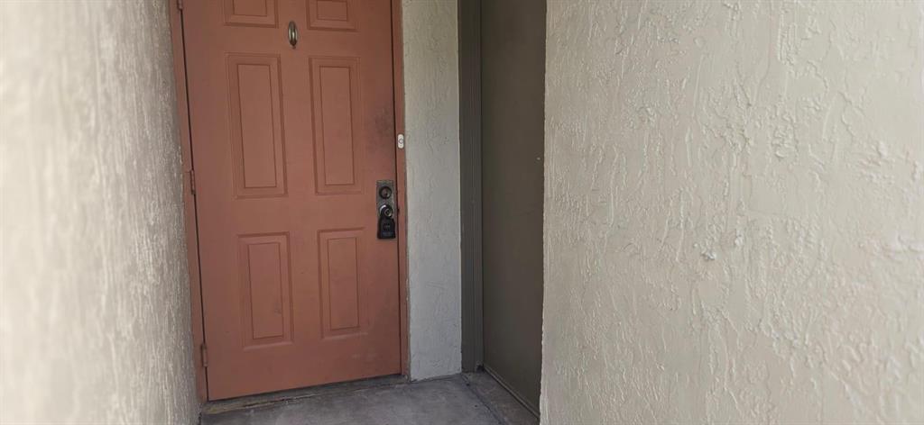 COURTYARD CONDOMINIUMS - Residential Lease