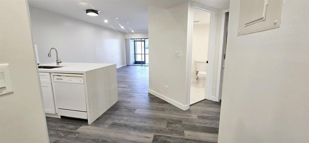 COURTYARD CONDOMINIUMS - Residential Lease