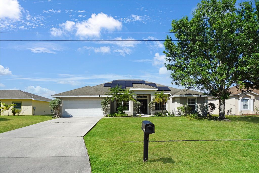 Photo of 1401 SW Bougainvillea Avenue, Port Saint Lucie, FL 34953 (MLS # F10434895)