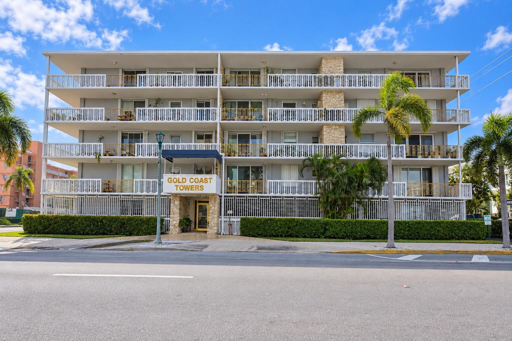 Photo of 1 S Lakeside Drive #C5, Lake Worth, FL 33460 (MLS # B26092367)
