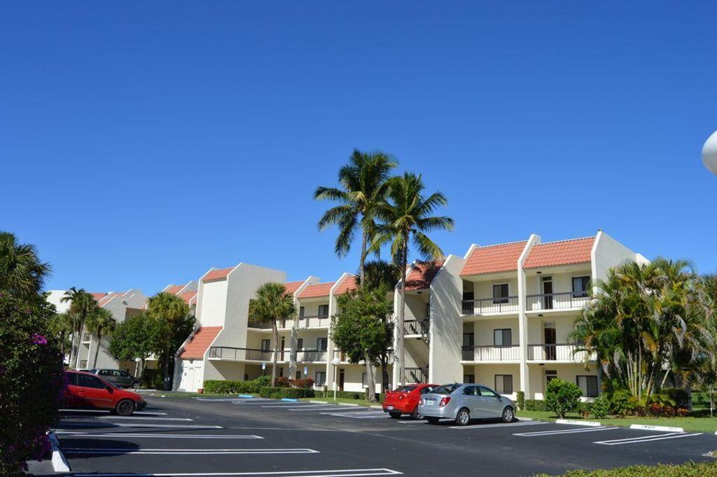 Photo of 3050 Presidential Way #205, West Palm Beach, FL 33401 (MLS # B26029390)