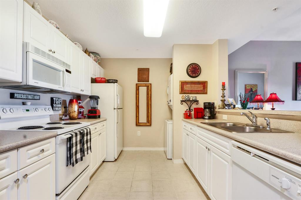 VILLAGE AT ABACOA CONDO - Residential