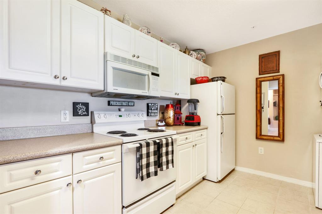 VILLAGE AT ABACOA CONDO - Residential