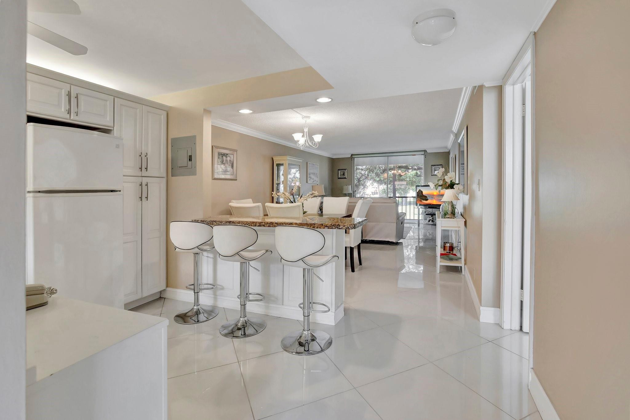 HOLLYBROOK GOLF & TENNIS - Residential