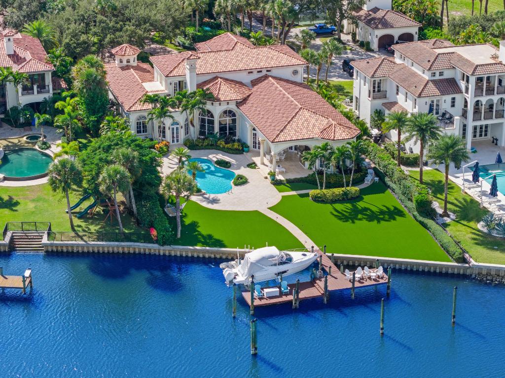 SANCTUARY BAY - Residential