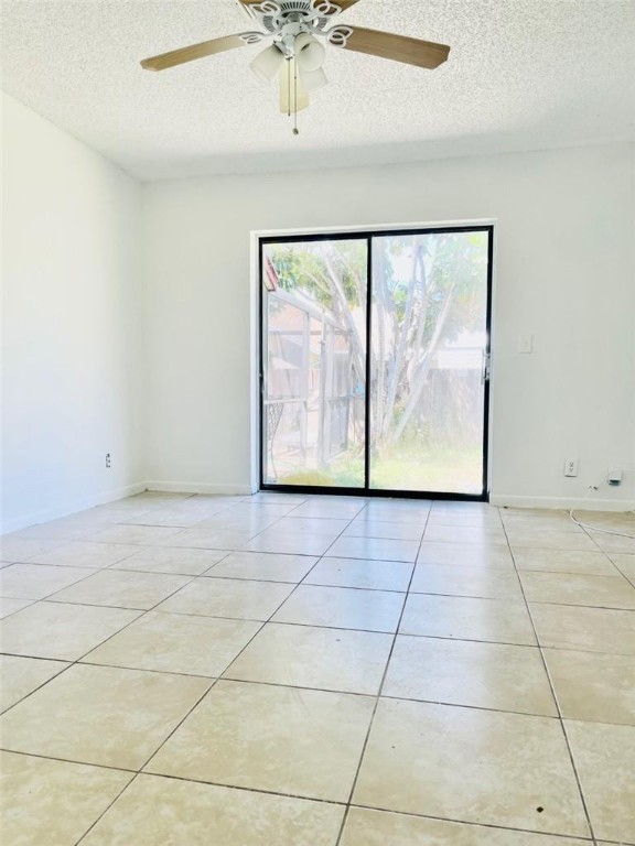 TROPIC PALMS - Residential