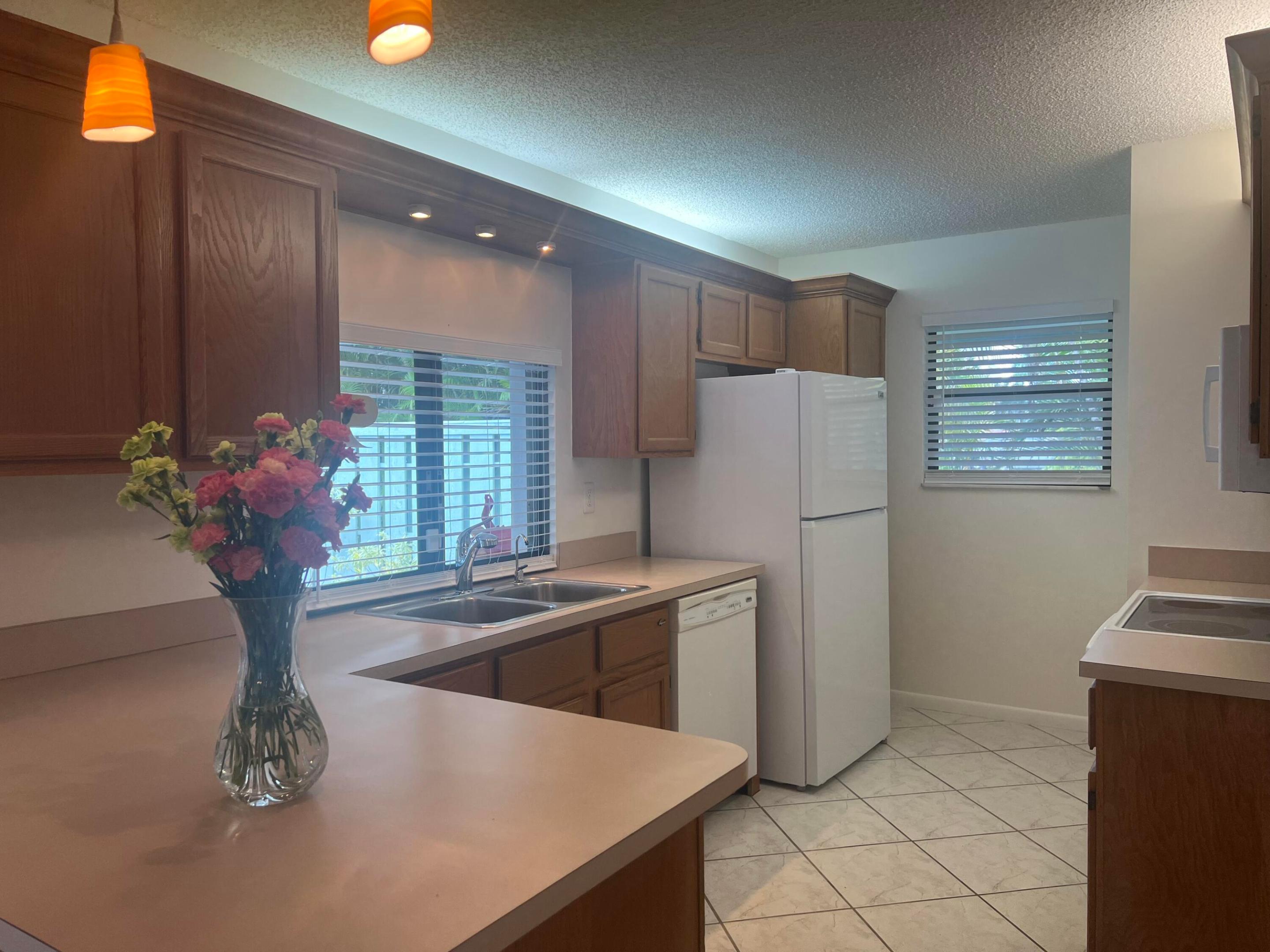 BELLA VISTA - Residential Lease