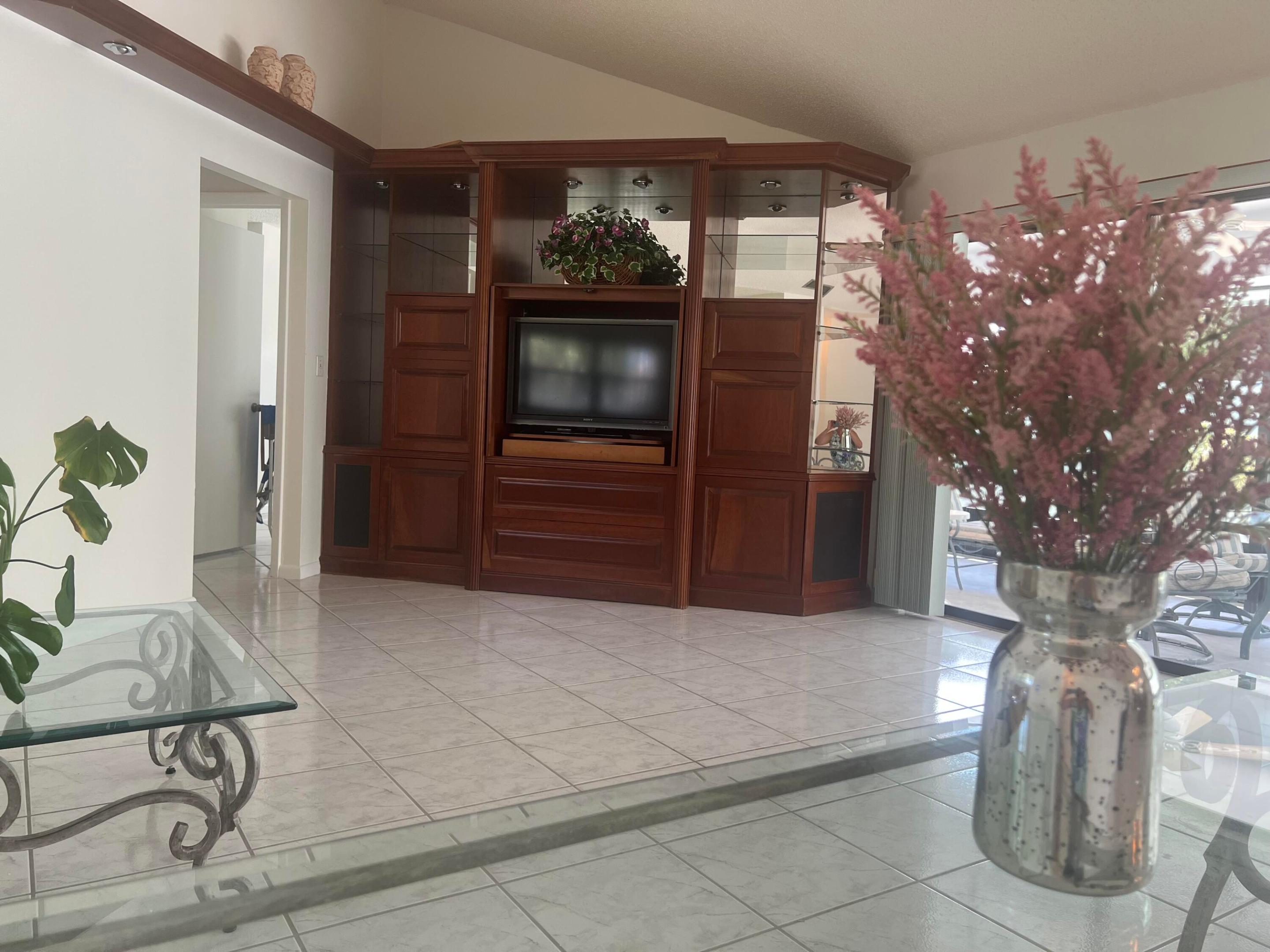 BELLA VISTA - Residential Lease