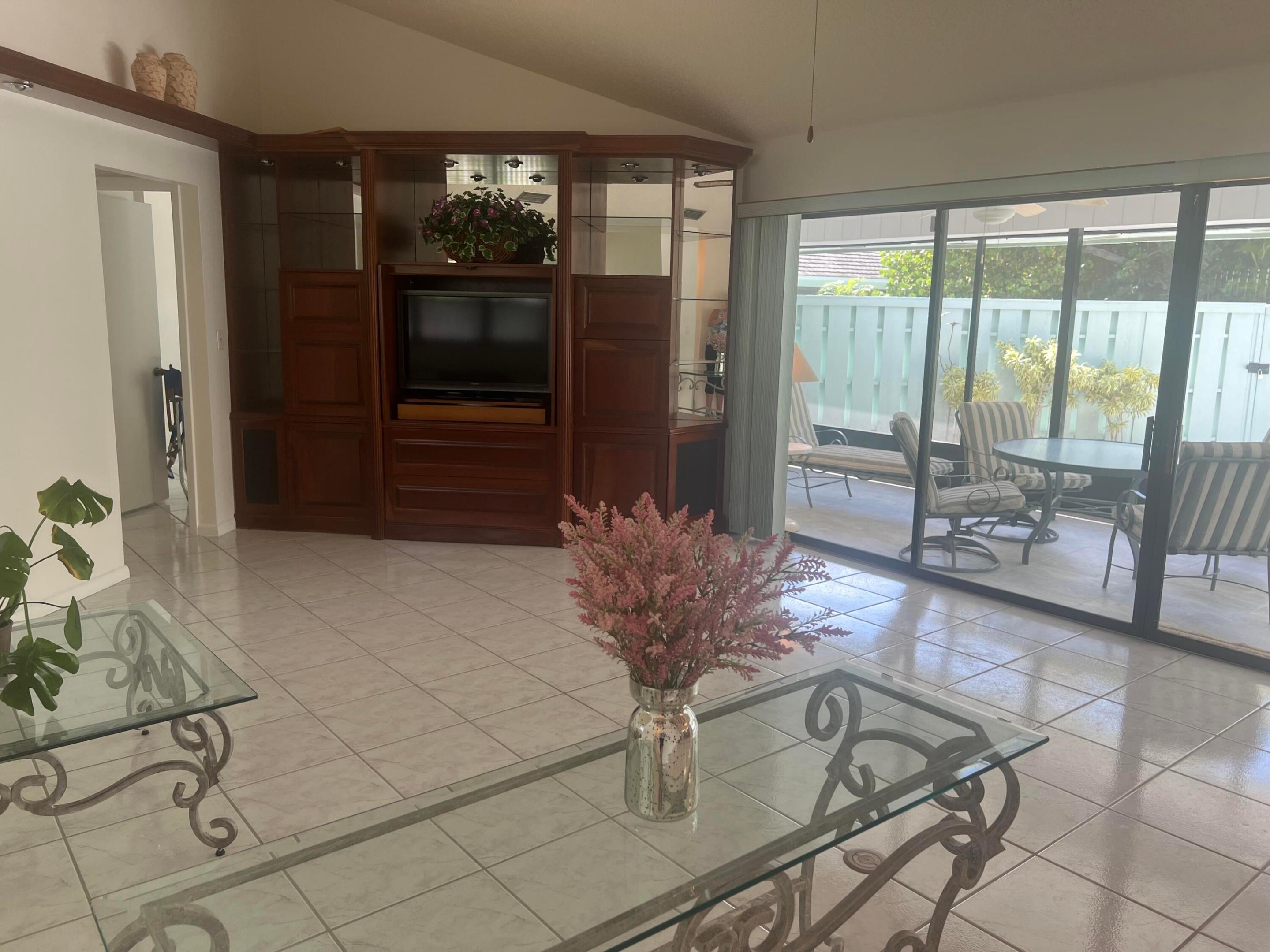 BELLA VISTA - Residential Lease