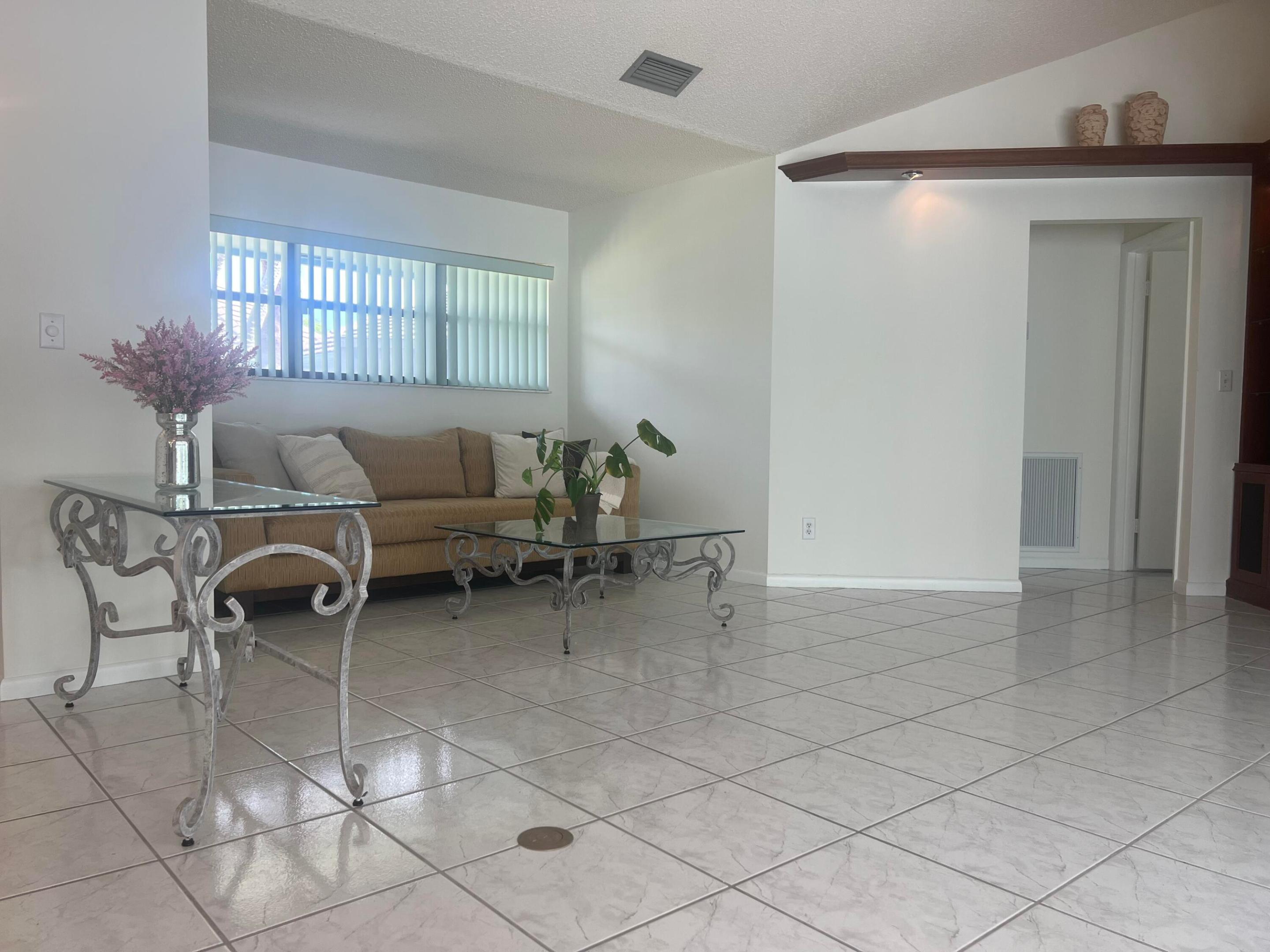 BELLA VISTA - Residential Lease