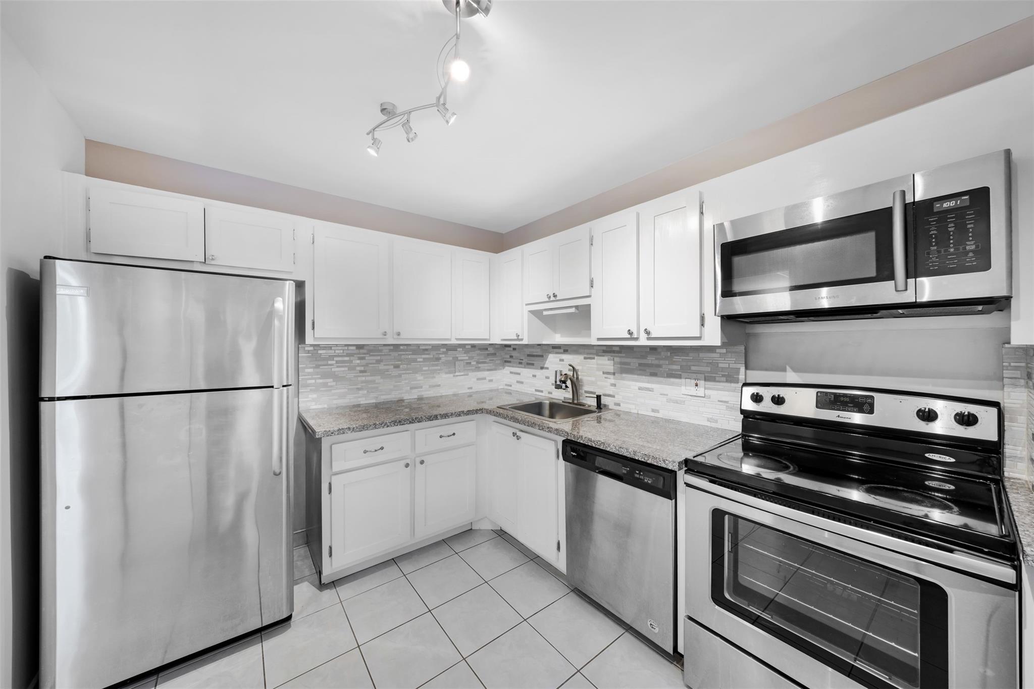 No 34 Palm-Aire Country C - Residential Lease