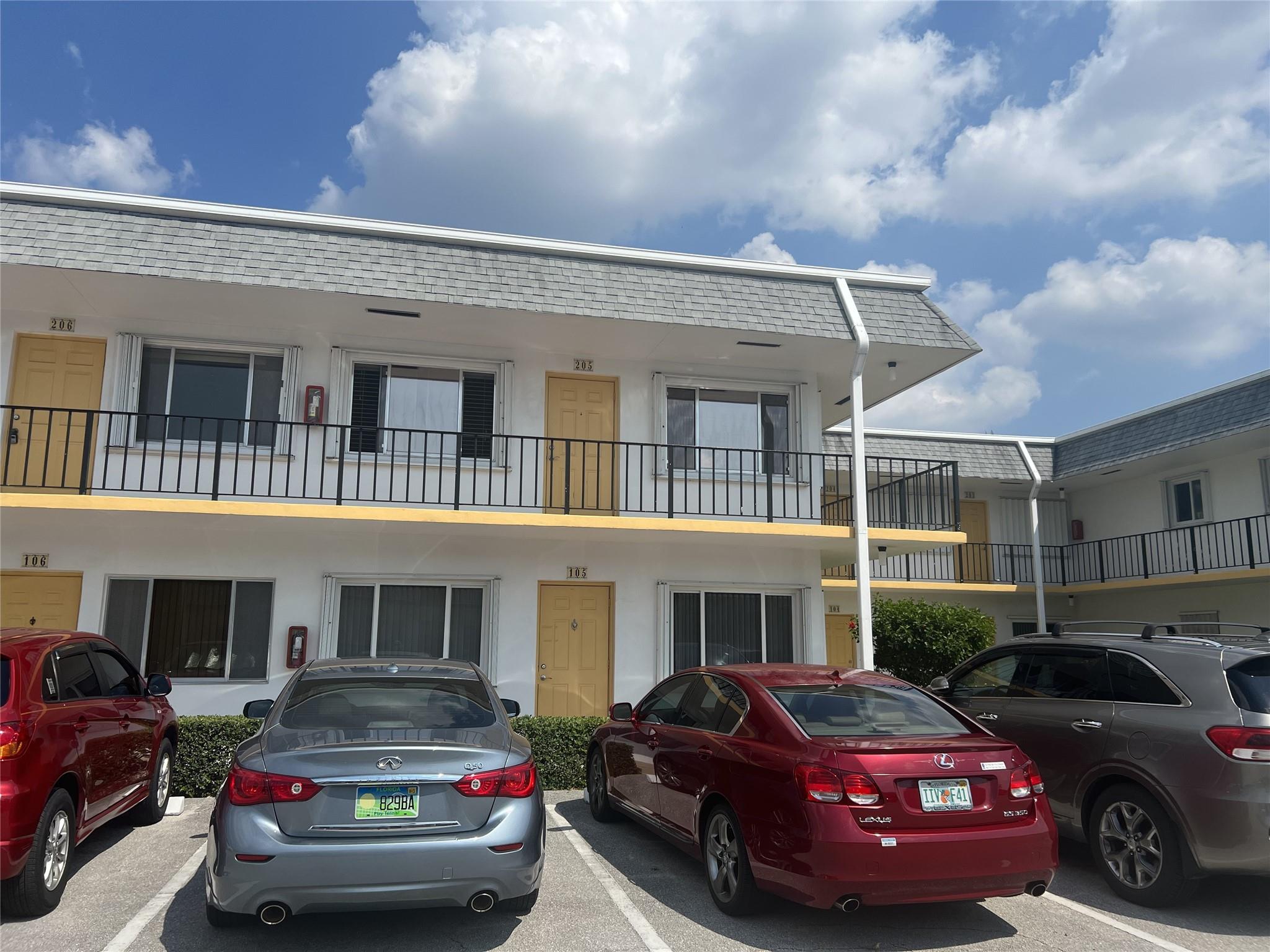 TURNKEY, RARELY AVAILABLE 2BR/2BA FURNISHED CONDO IN DESIRABLE MURRY HILLS, A RESORT-LIKE 55+ COMMUNITY. UNIT HAS GREAT VIEW ON LAKE OSBORNE! NEW A/C 2024, NEW KITCHEN & BATHS, W/W CARPET IN BDRMS + TILE IN LIVING AREAS. ENCLOSED REAR PORCH W/STORAGE LOCKER ADDS EXTRA SPACE! AN ADDITIONAL STORAGE CLOSET WAS ADDED, SPACE FOR ADDING WASHER/DRYER. ACCORDEON SHUTTERS. AMMENITIES INCL. HEATED POOL, SAUNA, GYM, PICKLEBALL, SHUFFLEBOARD, BILLIARDS, PING-PONG, PUTING GREEN, BBQ'S, LIBRARY, WOODWORKING SHOP, AUDITORIUM. CLOSE TO JOHN PRINCE PARK W/BIKE & JOGGING TRAIL, TENNIS COURTS, GOLF, PLAYGROUND. 10-MIN TO BEACH, EASY ACCESS TO I-95. *FOREIGN SELLER - OWNER-OCCUPANT TO SIGN FIRPTA AFFIDAVIT W/CONTRACT (see attachment). SORRY, NO PETS. NO LEASE FIRST 2-YEARS. > FURNISHINGS OPTIONAL <