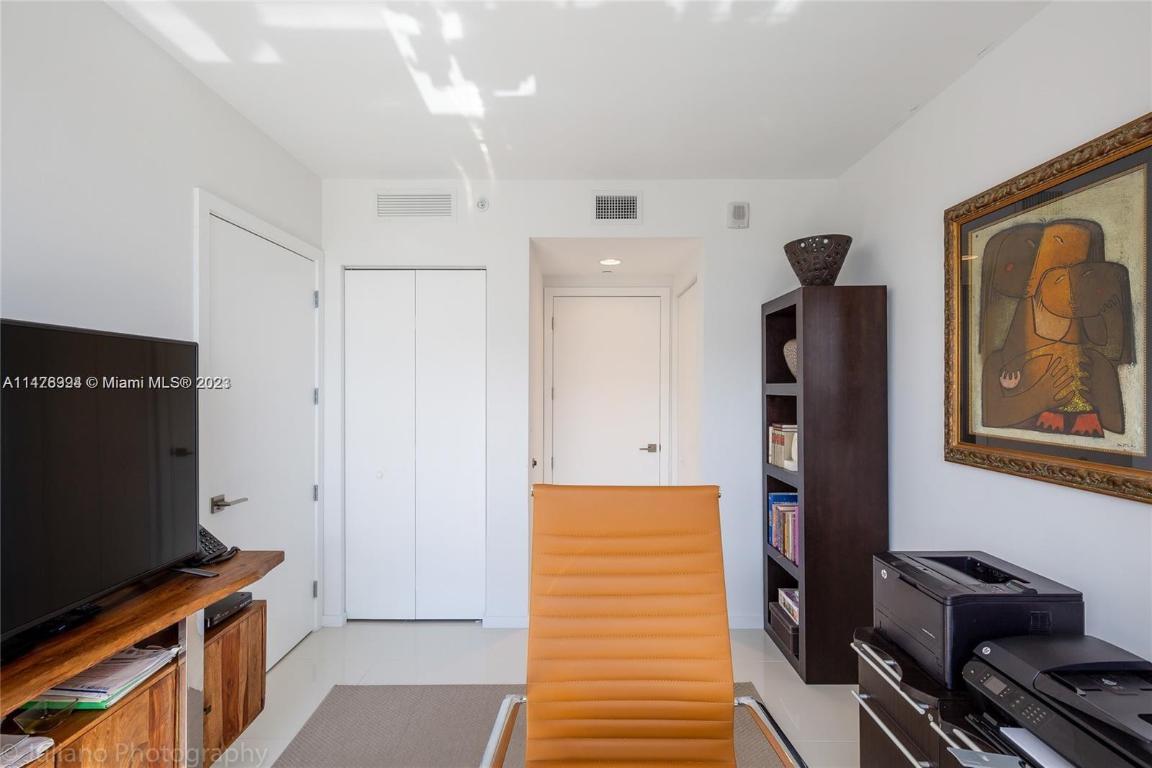 5252 PASEO CONDO - Residential