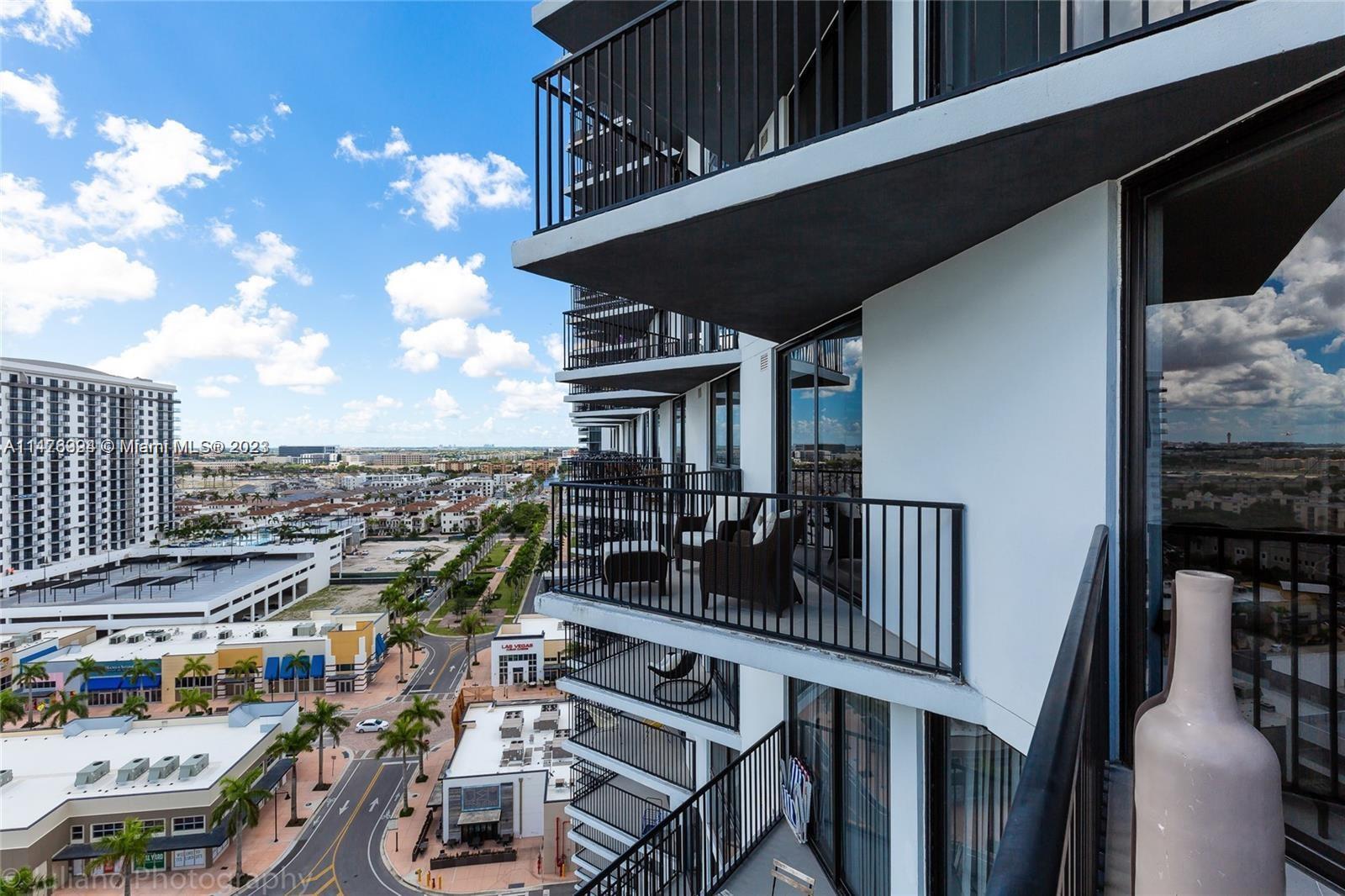 5252 PASEO CONDO - Residential