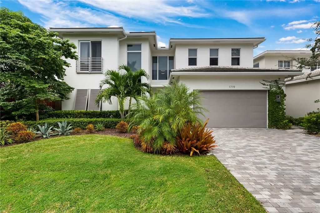 Photo of 1719 NE 18th St, Fort Lauderdale, FL 33305 (MLS # F10305766)