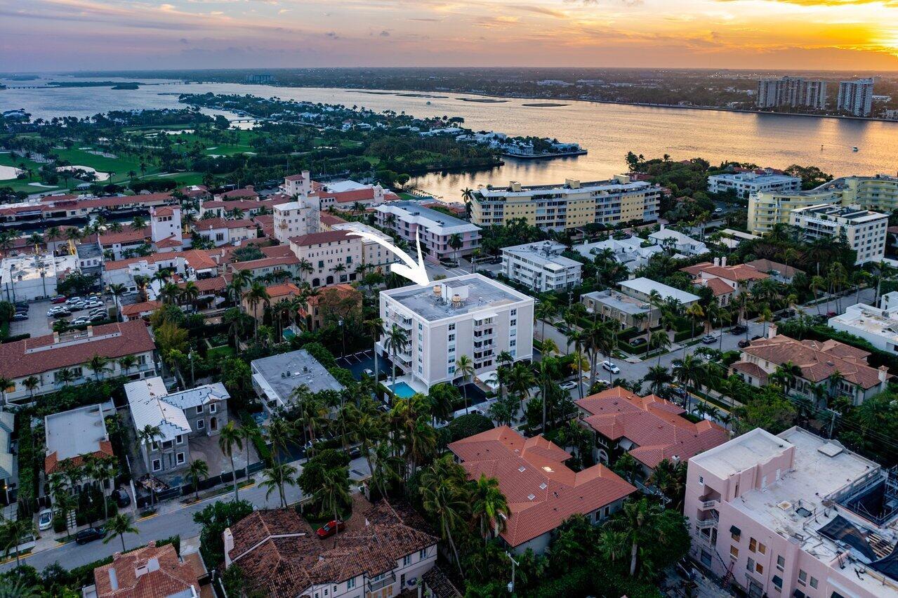 ISLAND HOUSE CONDO - Residential