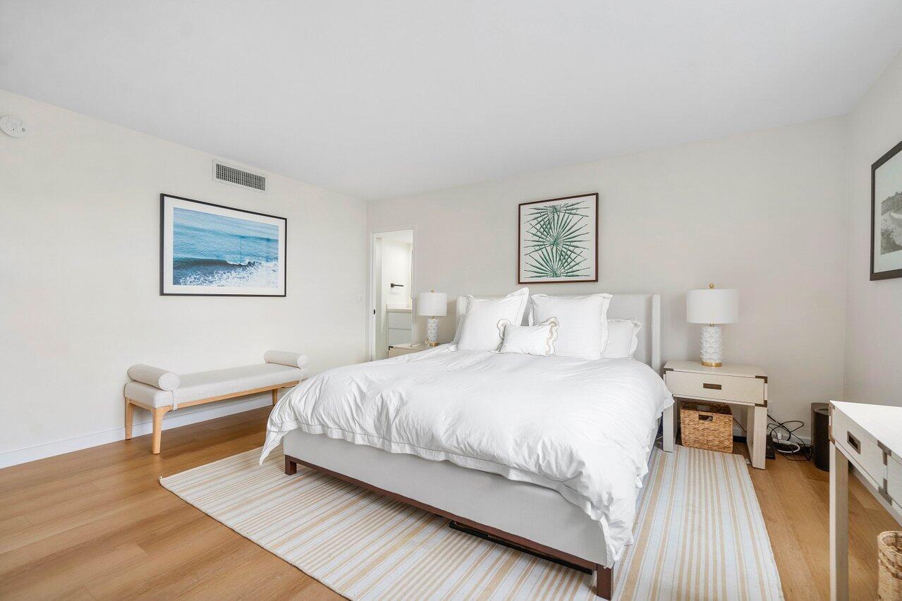 ISLAND HOUSE CONDO - Residential