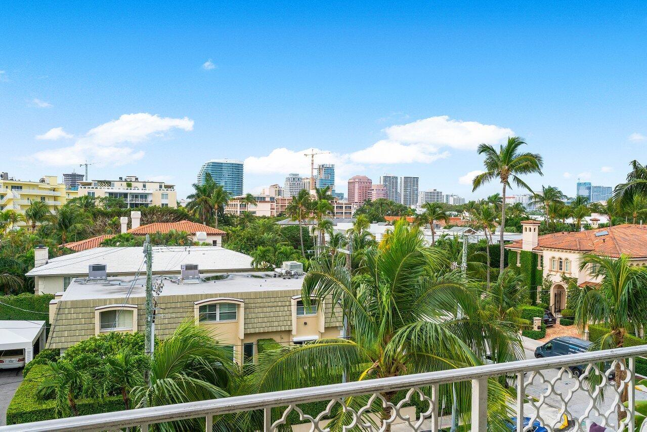 ISLAND HOUSE CONDO - Residential