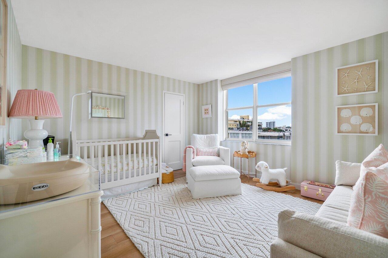 ISLAND HOUSE CONDO - Residential