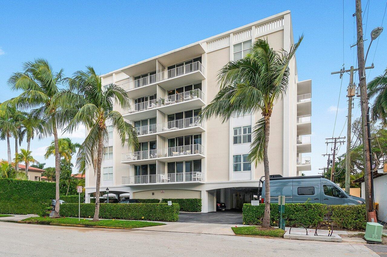 ISLAND HOUSE CONDO - Residential