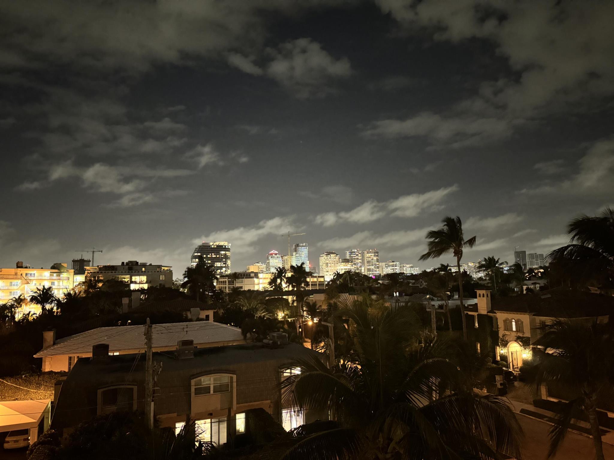 ISLAND HOUSE CONDO - Residential