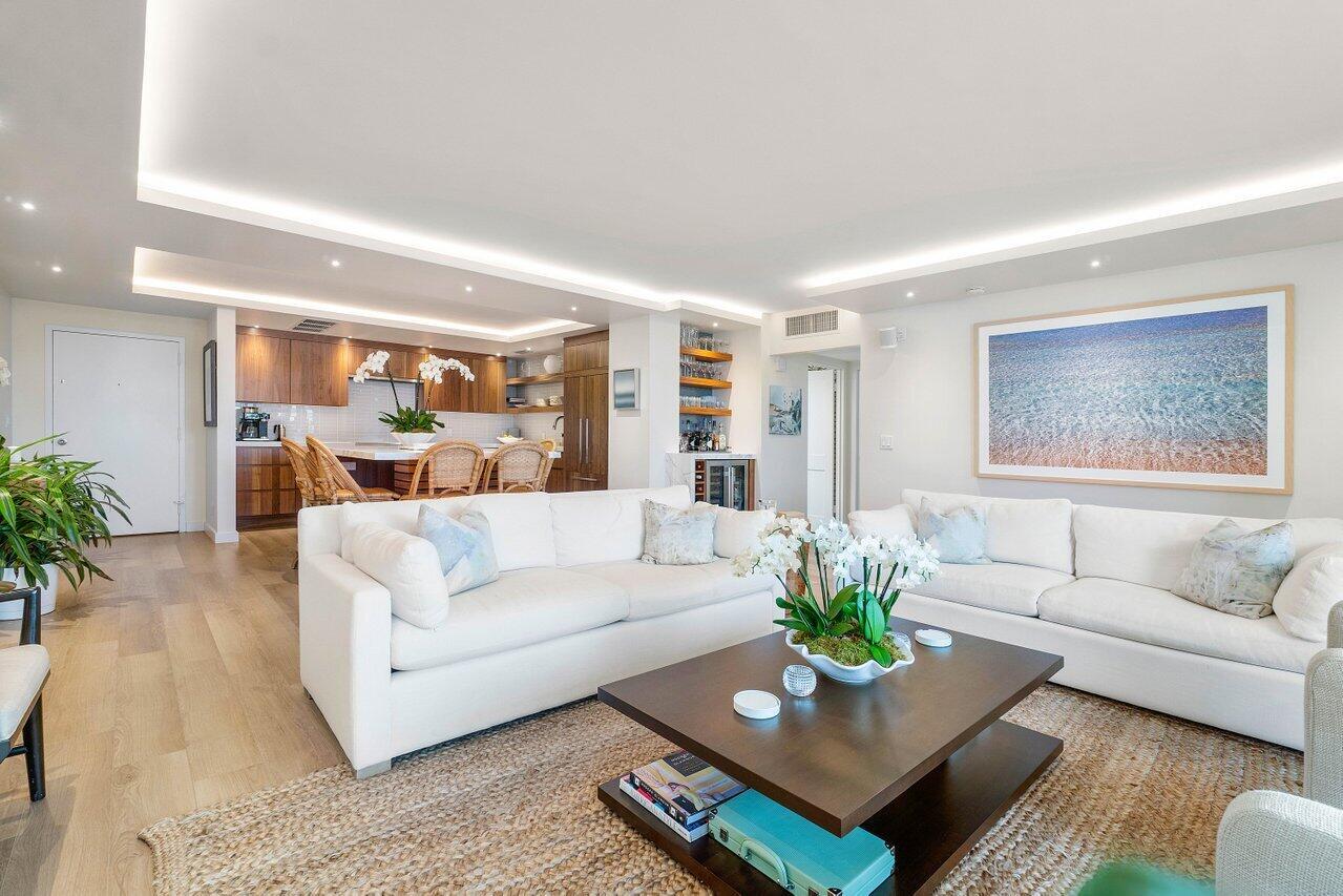 ISLAND HOUSE CONDO - Residential