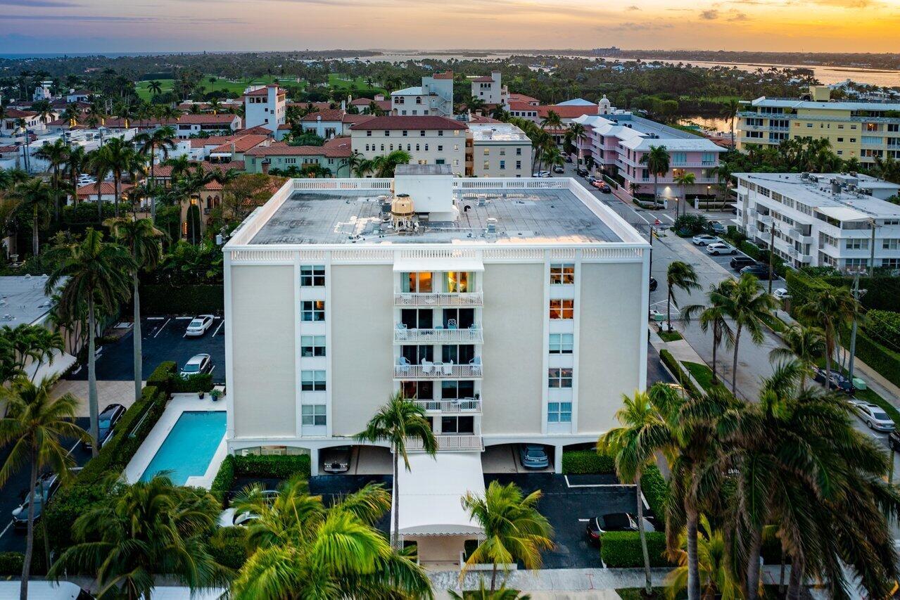 ISLAND HOUSE CONDO - Residential