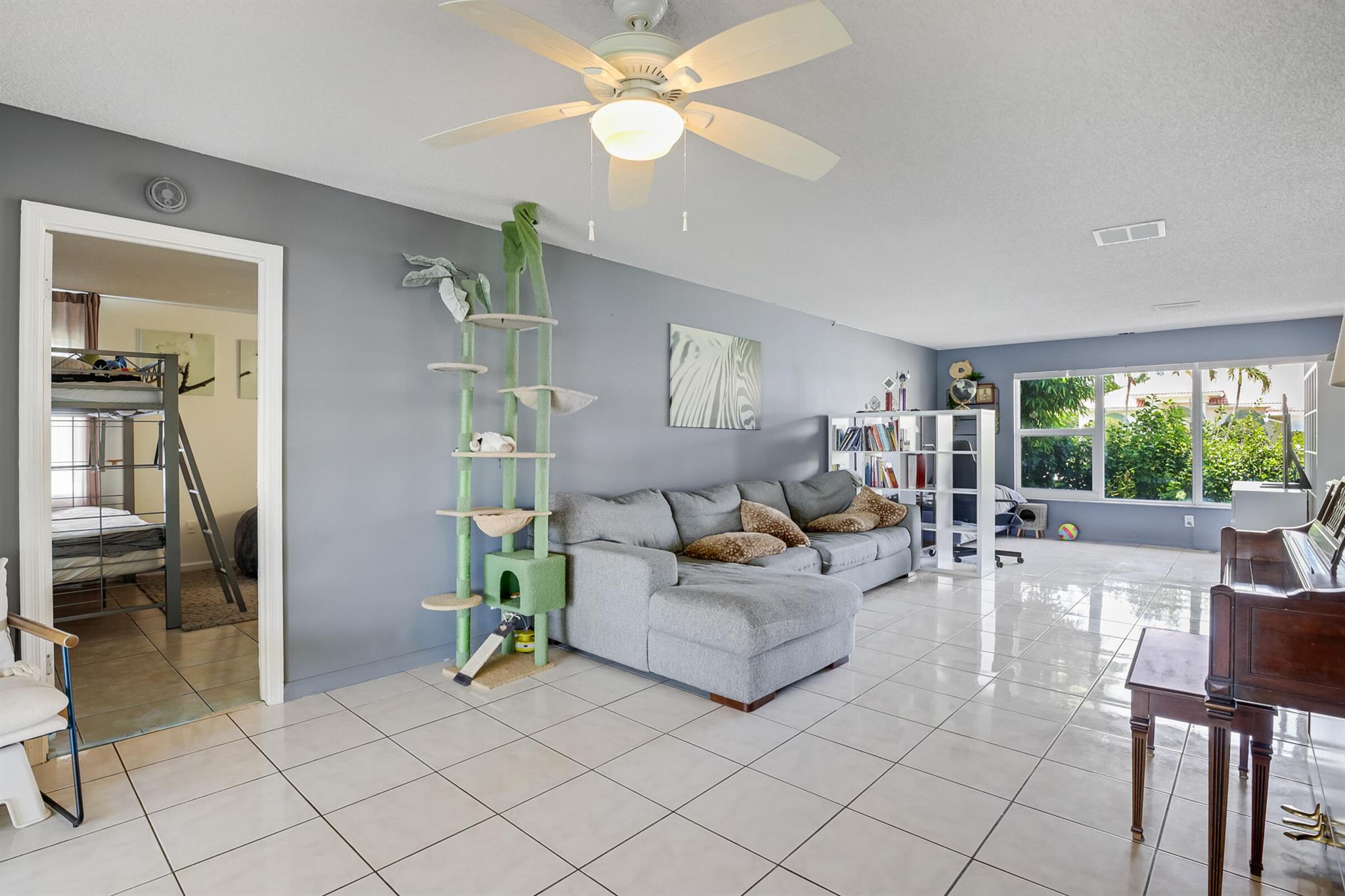 View photos, virtual tours, details... 2554 SW 23rd Cranbrook Drive