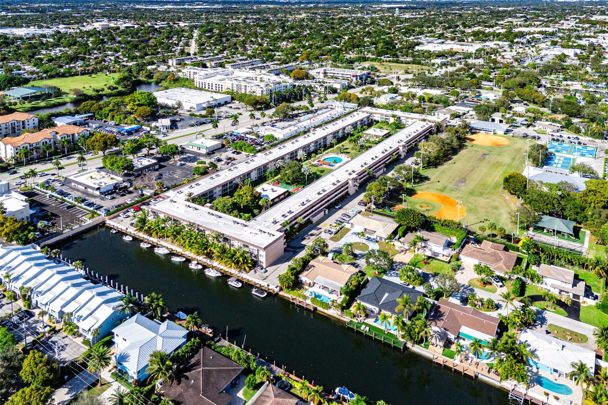 Lighthouse Point Plaza - Residential