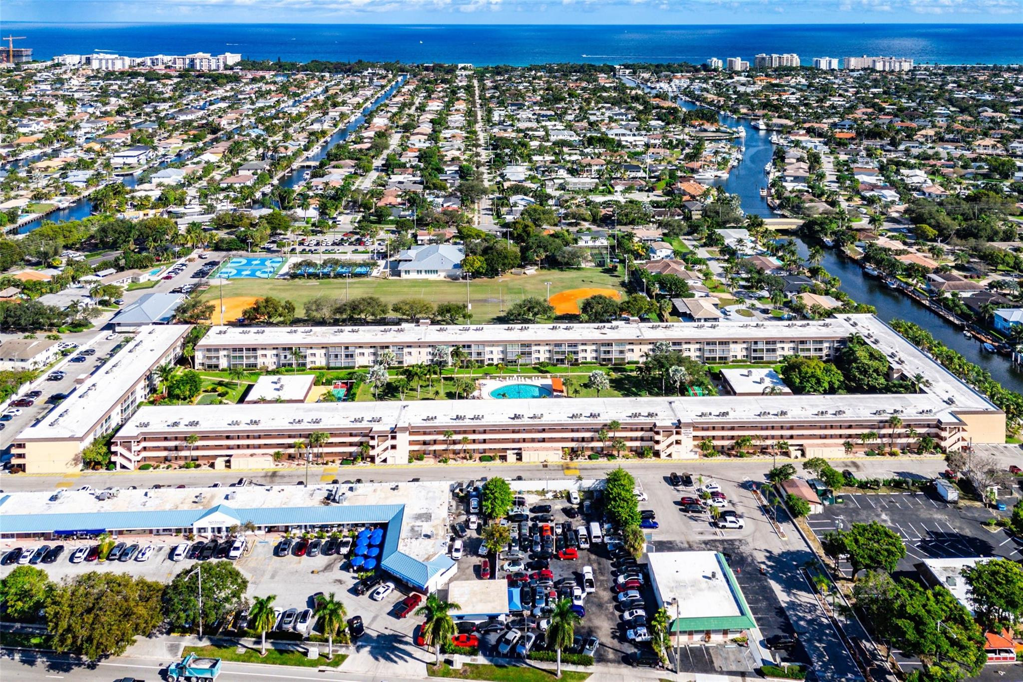 Lighthouse Point Plaza - Residential