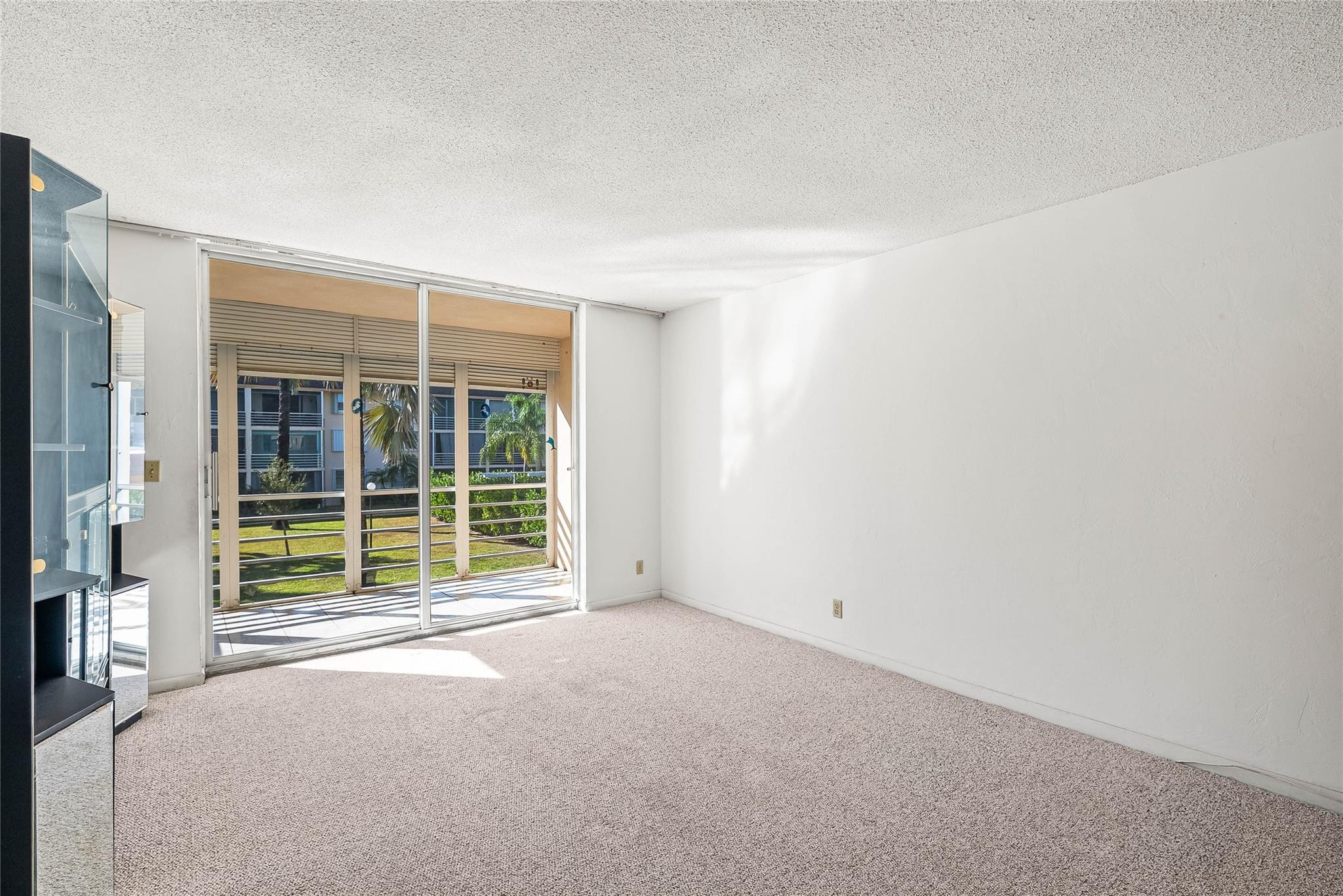 Lighthouse Point Plaza - Residential