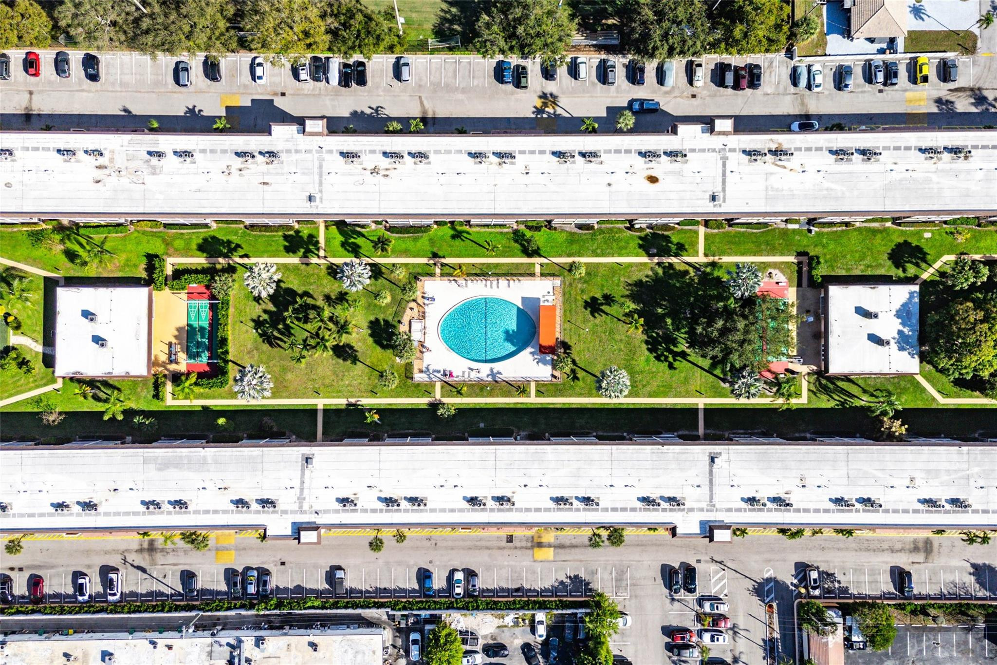 Lighthouse Point Plaza - Residential