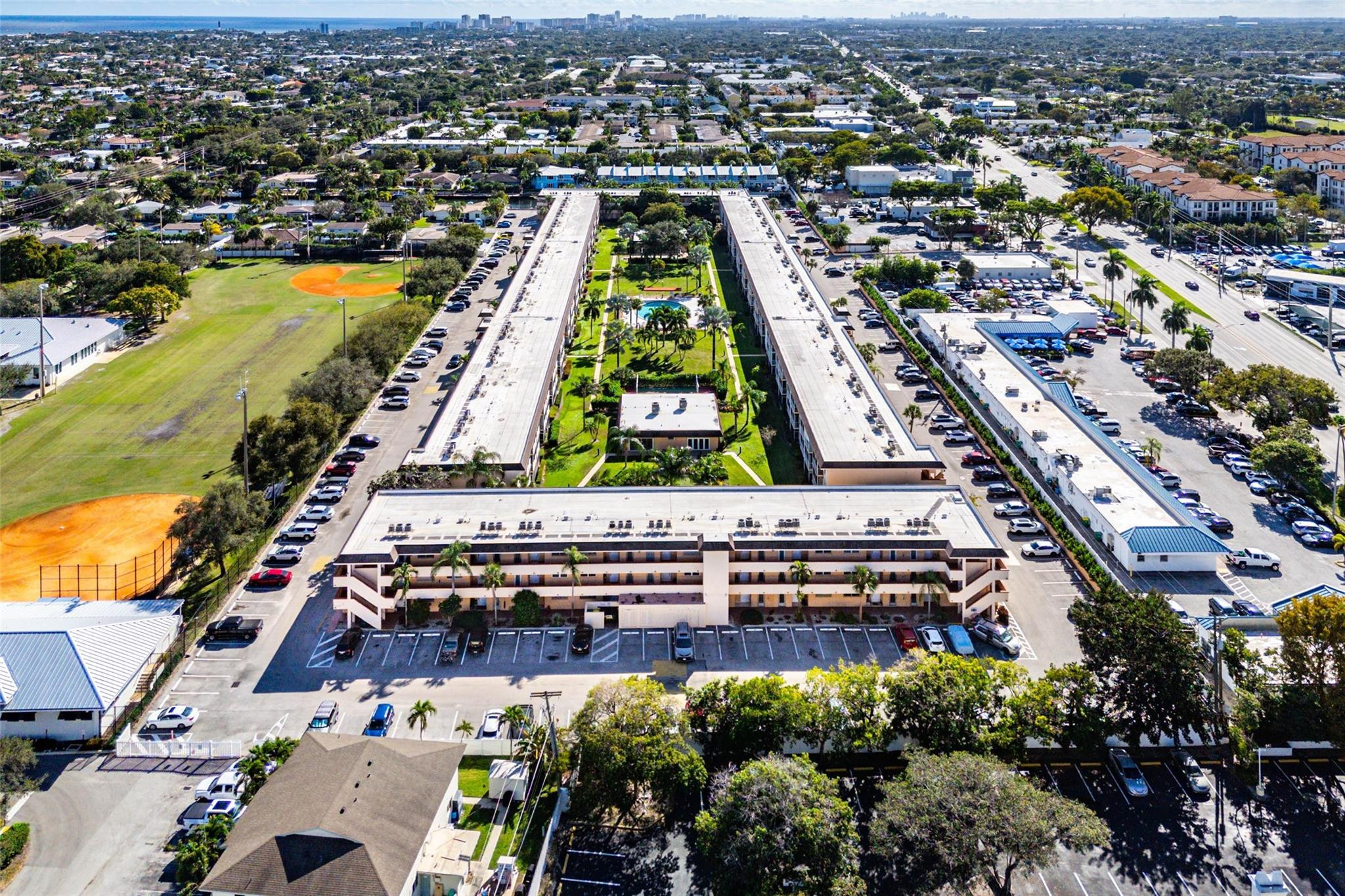 Lighthouse Point Plaza - Residential