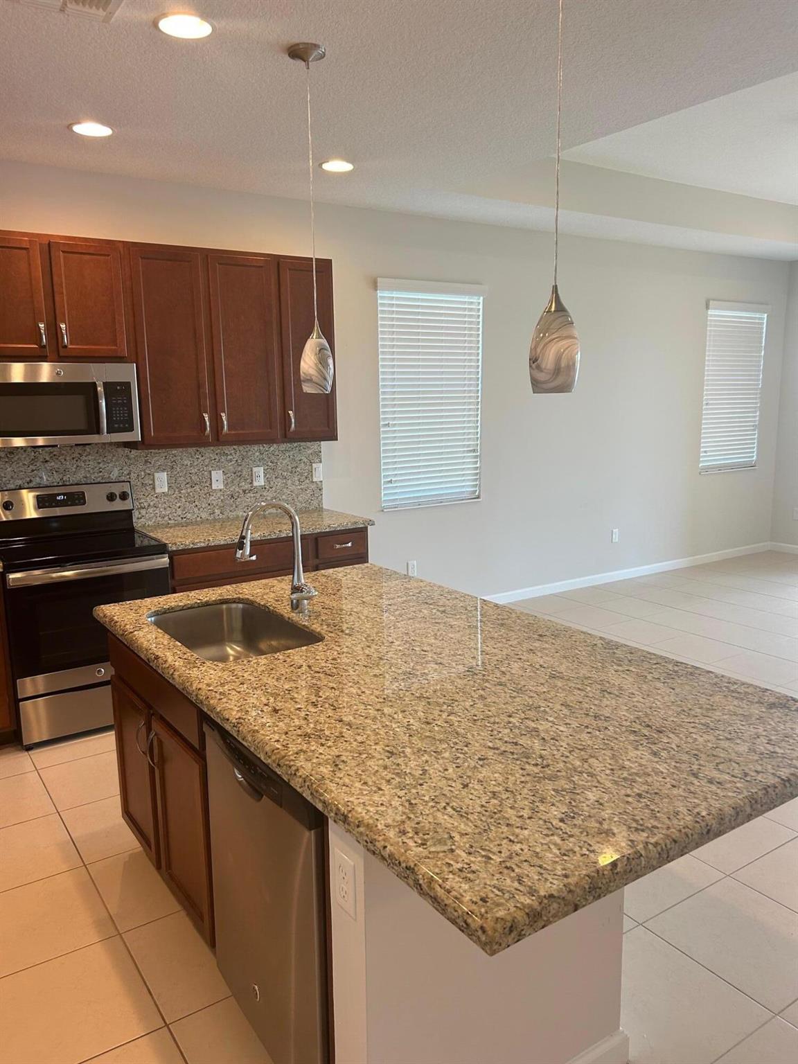 LAKEPARK AT TRADITION PLA - Residential Lease