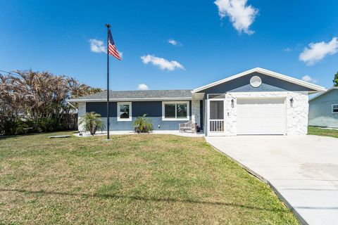 1353 SW Gastador Avenue Port St Lucie FL 34953