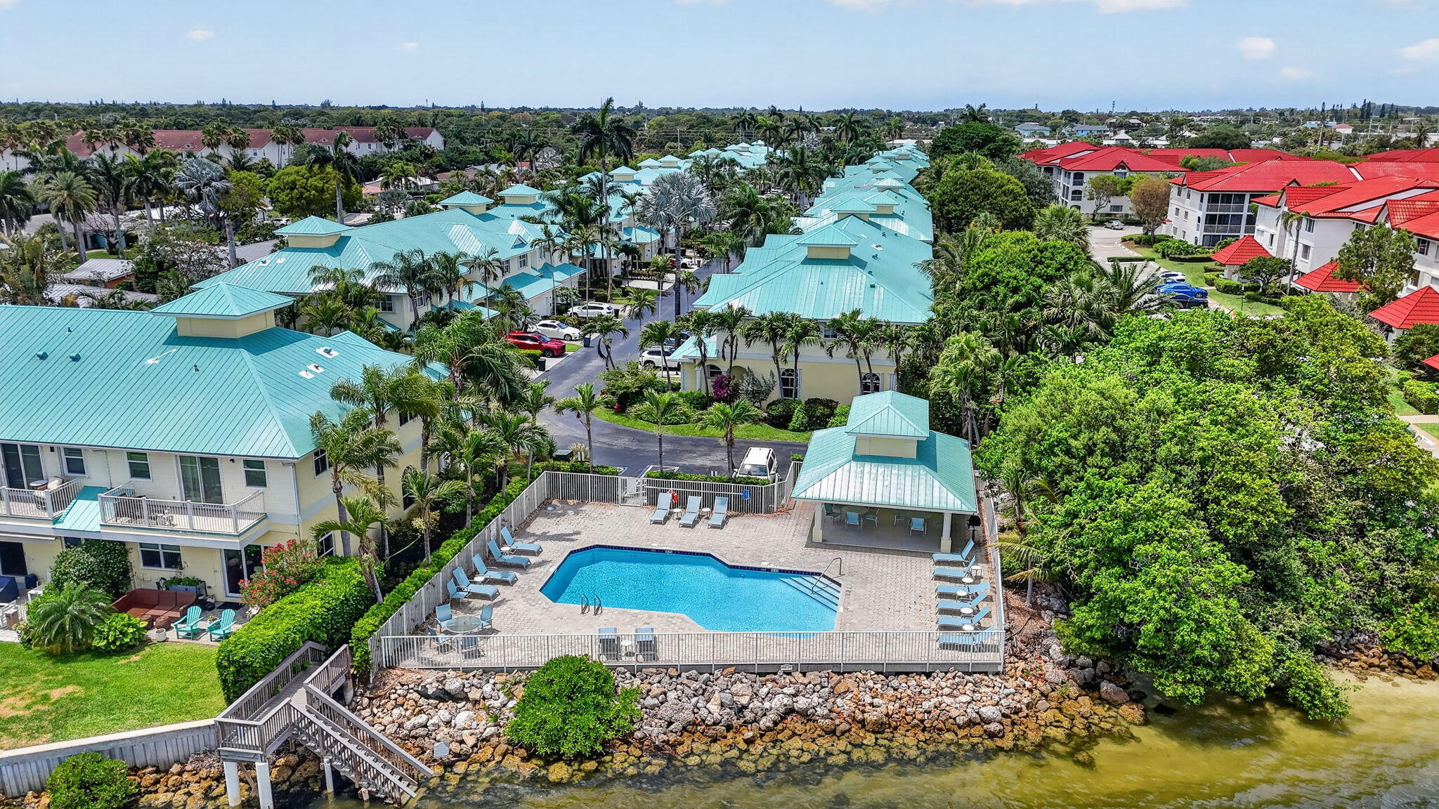 BAREFOOT COVE TOWNHOMES - Residential