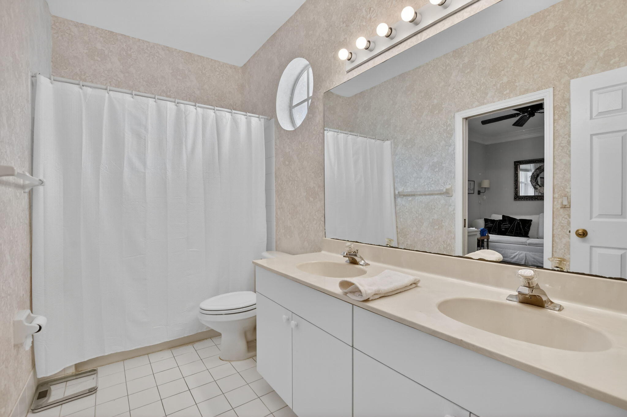 BAREFOOT COVE TOWNHOMES - Residential