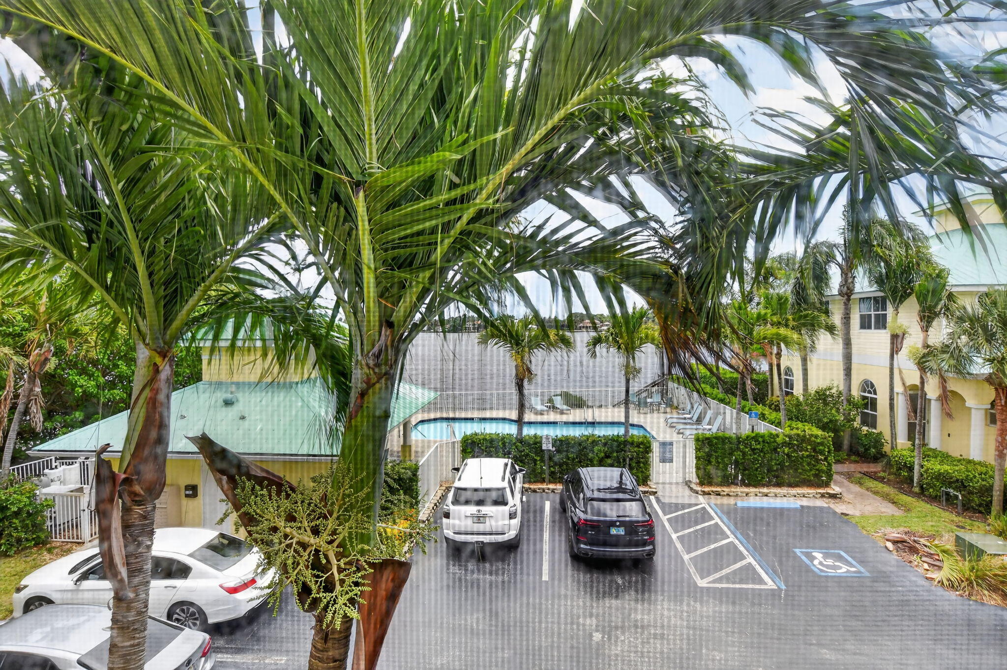 BAREFOOT COVE TOWNHOMES - Residential