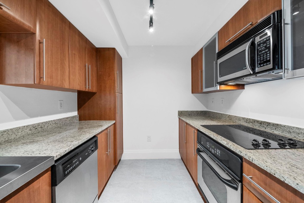 SYMPHONY CONDO - Residential