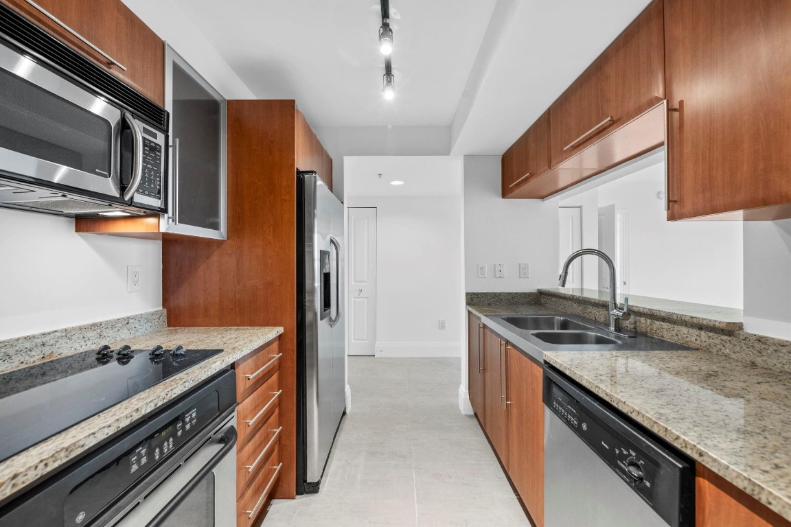 SYMPHONY CONDO - Residential