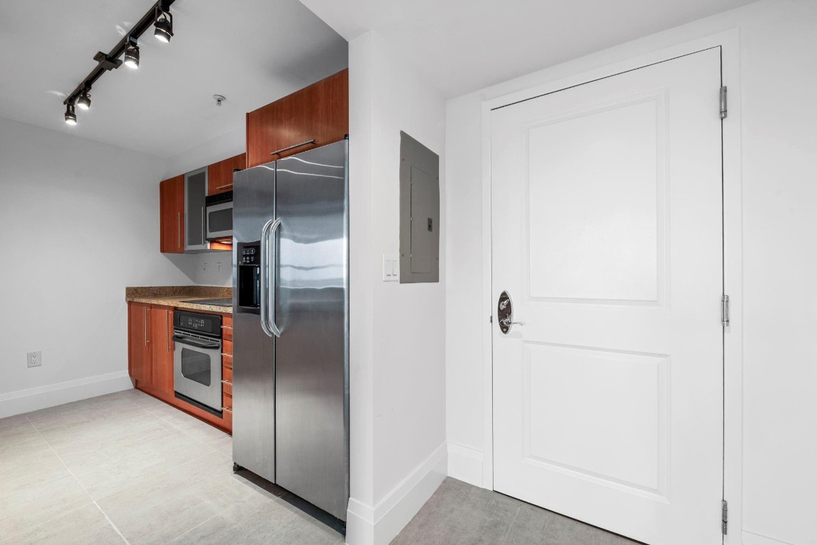 SYMPHONY CONDO - Residential