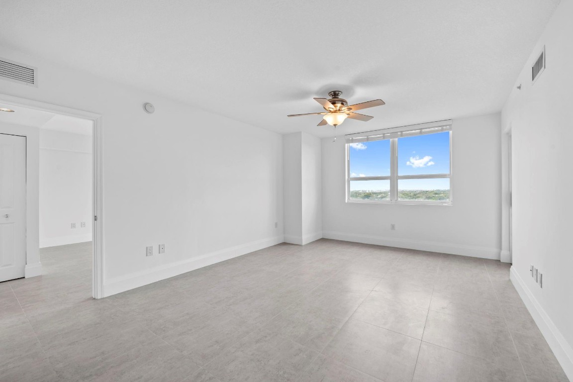 SYMPHONY CONDO - Residential