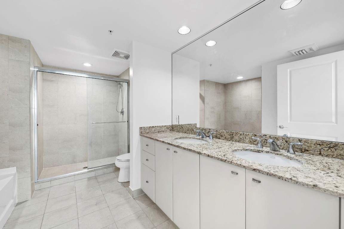 SYMPHONY CONDO - Residential