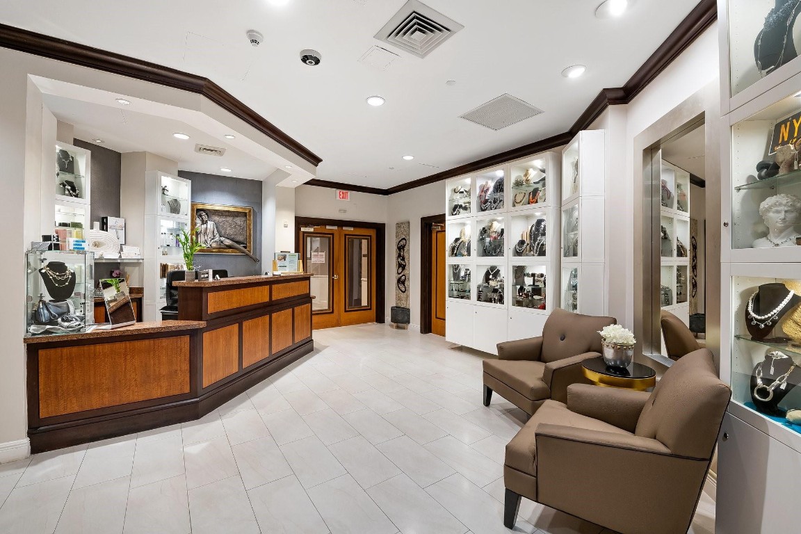 SYMPHONY CONDO - Residential