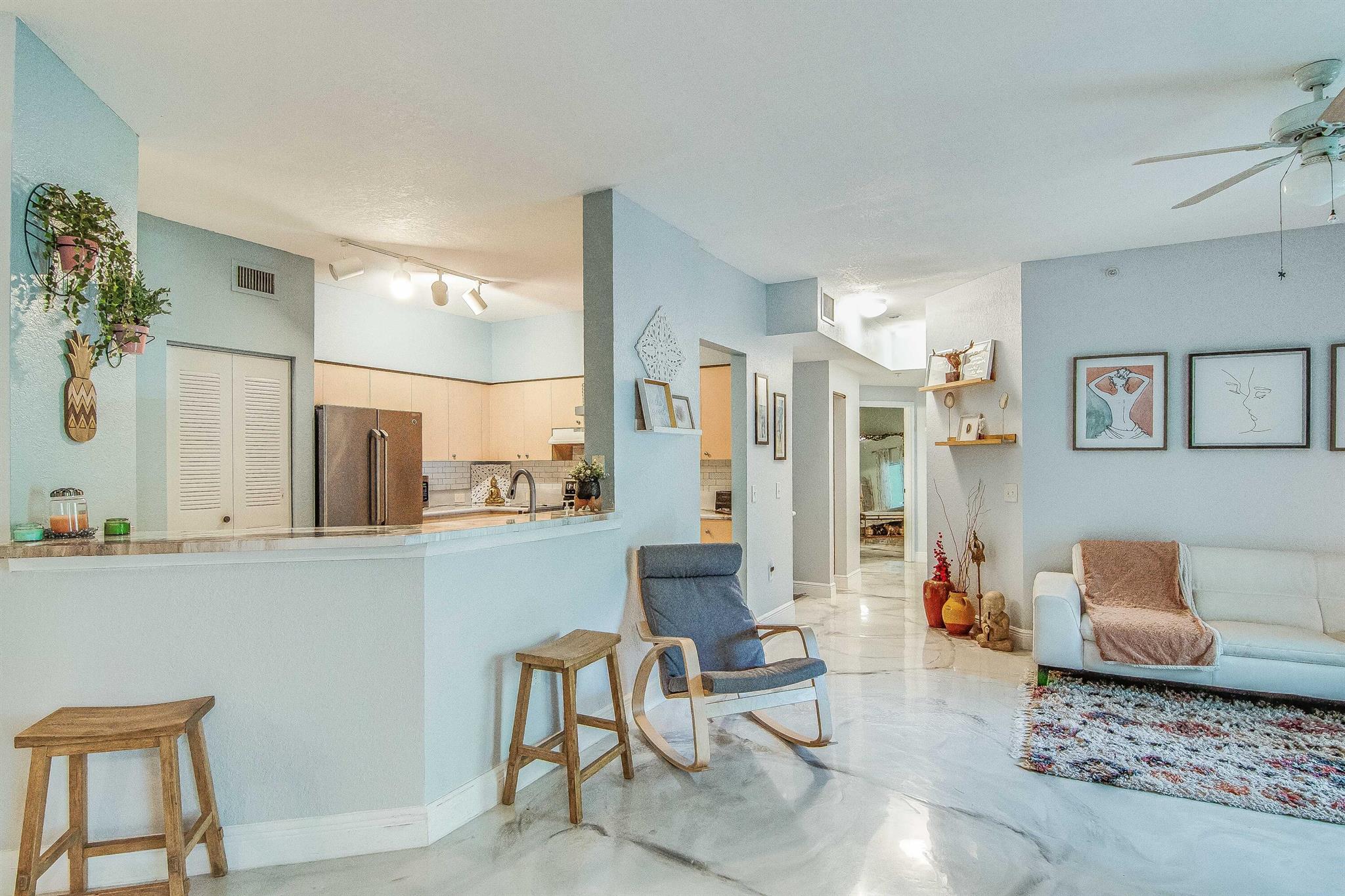 360 Crestwood Circle 202