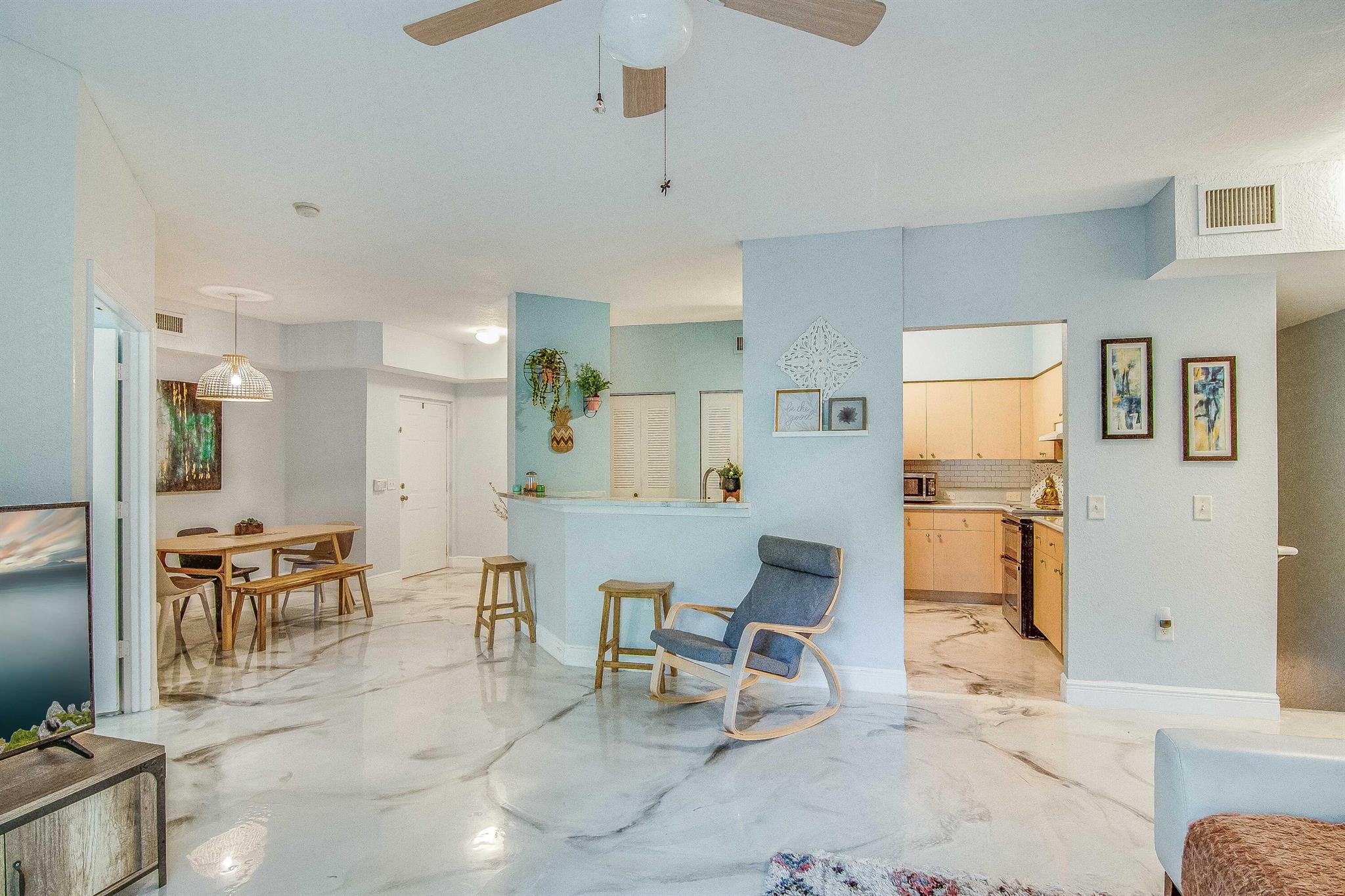 360 Crestwood Circle 202