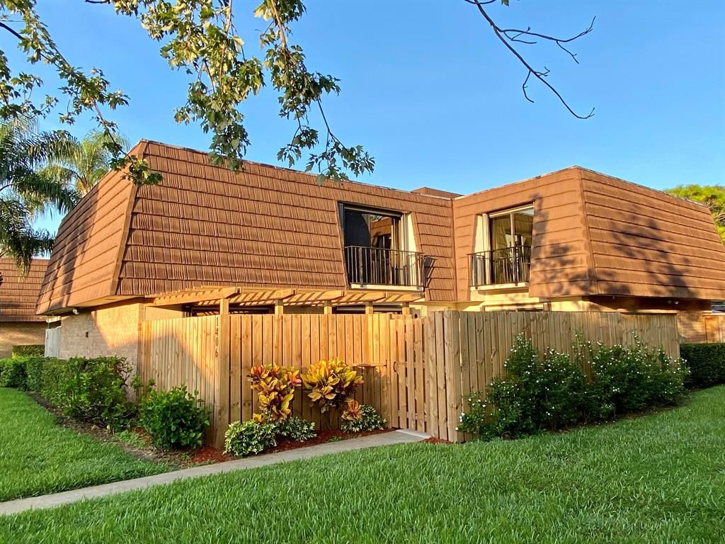 Photo of 1406 14th Lane, Palm Beach Gardens, FL 33418 (MLS # R10745848)