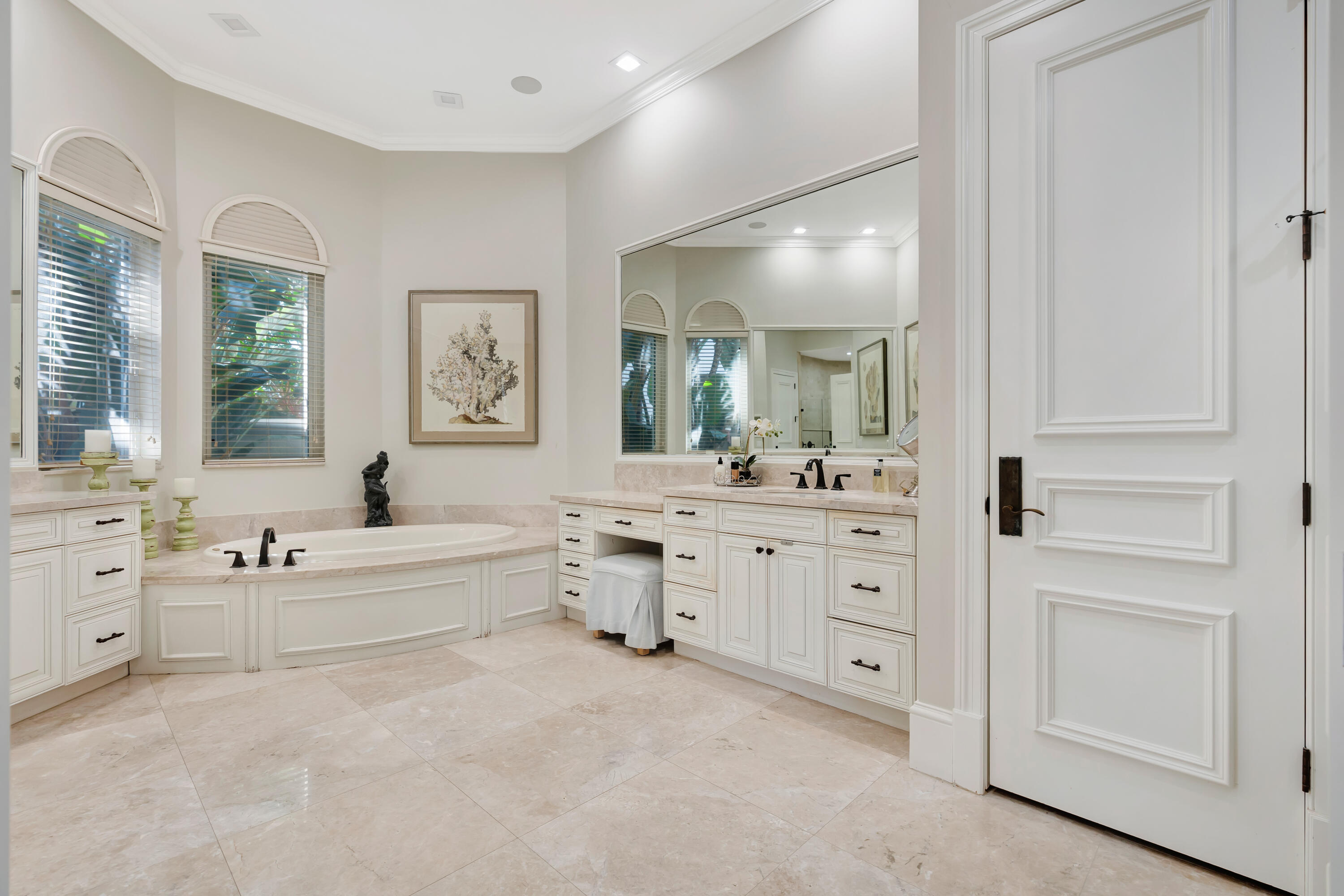 HARBOUR ISLES - Residential