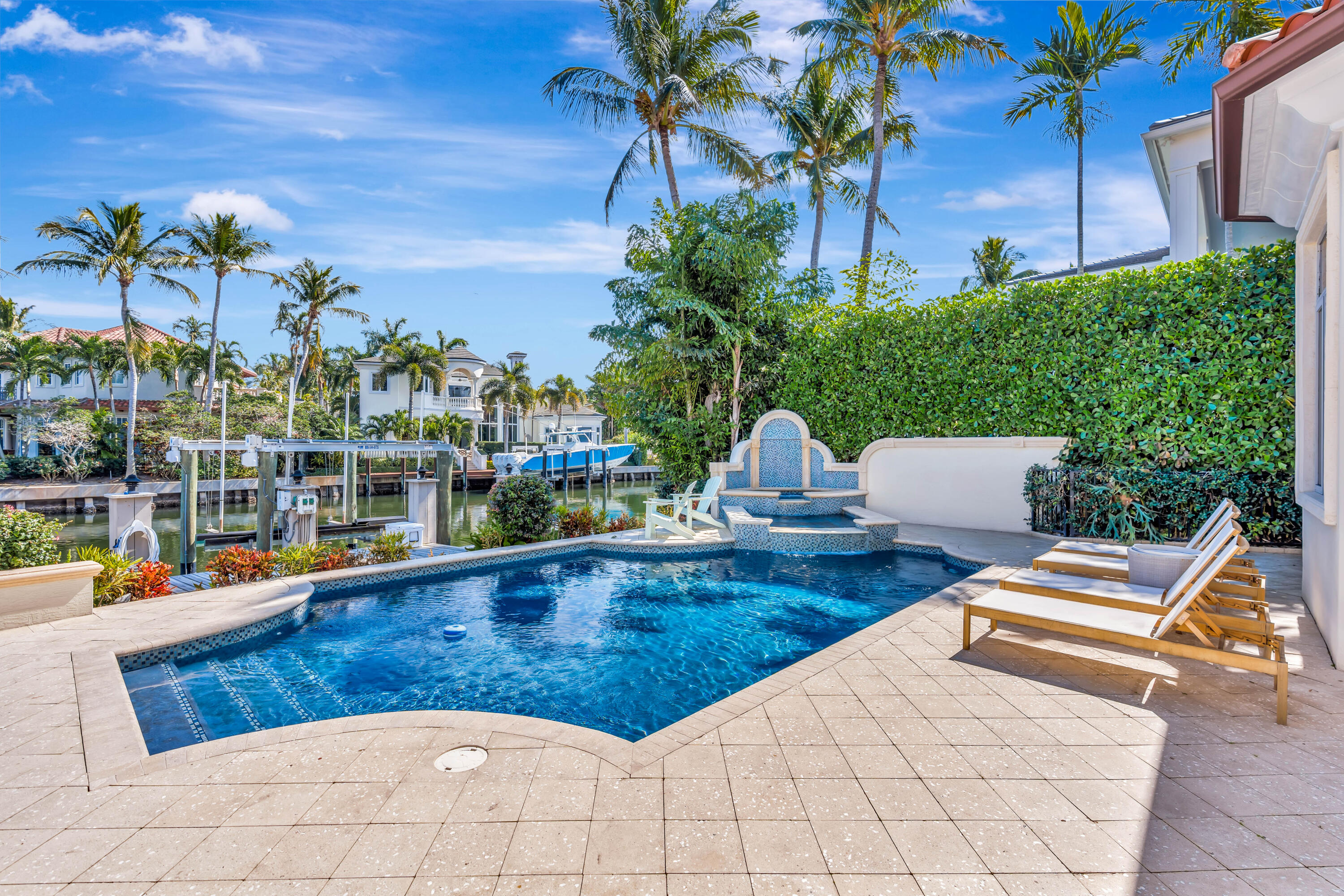 HARBOUR ISLES - Residential